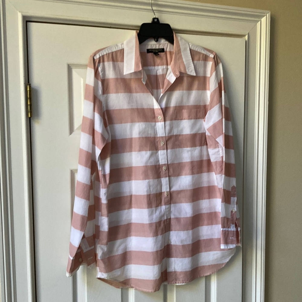 Banana Republic button down shirt peachy red and white stripes